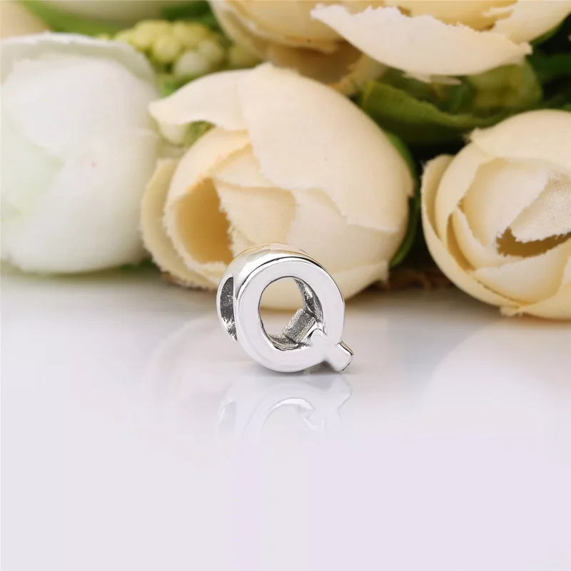 (kuva) Letter Q Charm - 797471 - Helat | PANDORA - Näytä 2