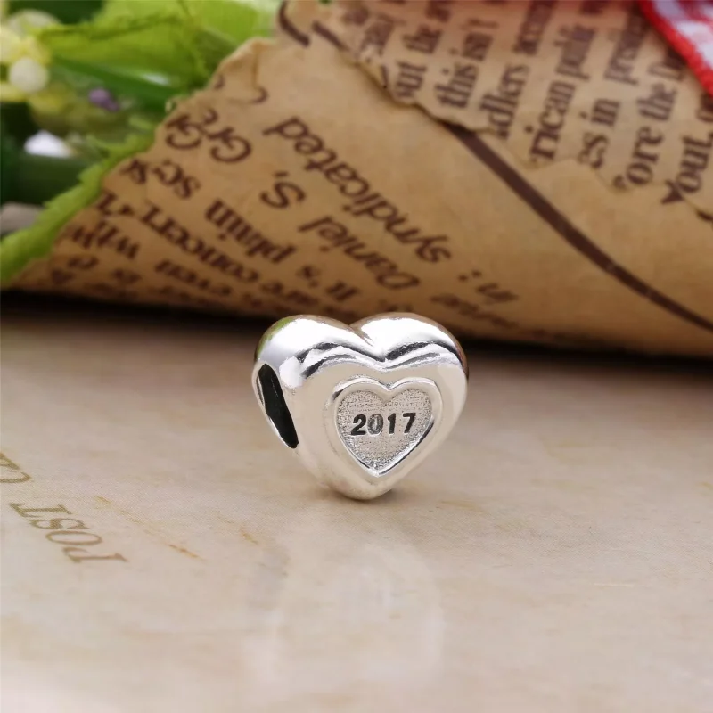 (kuva) PANDORA hela - Charm Club 2017 - Näytä 2