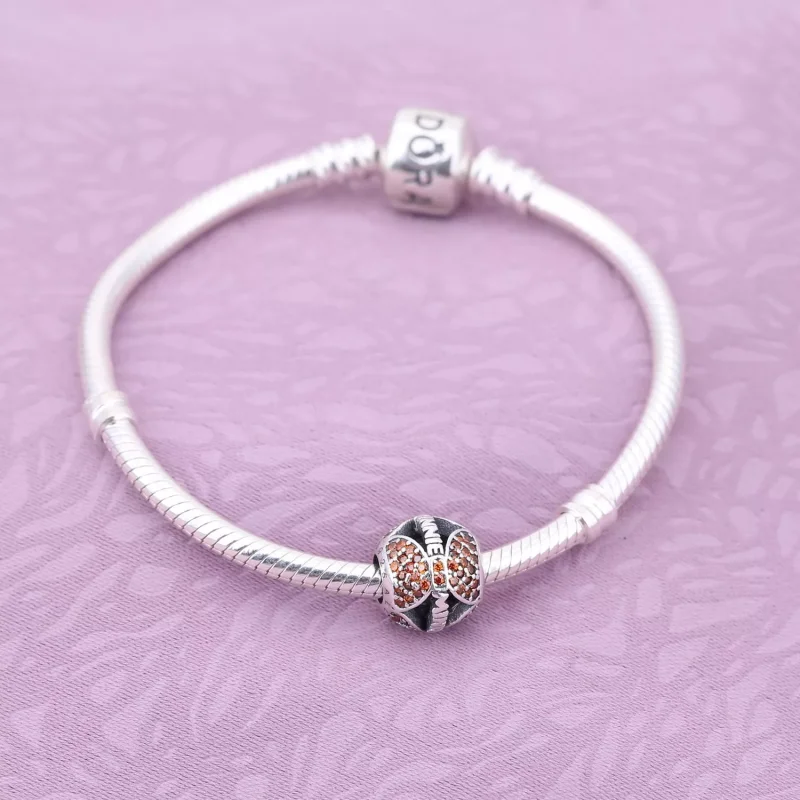 (kuva) PANDORA hela - Minnie-hiiri "Minnie's Sparkling Bow" - Näytä 2