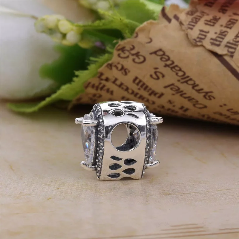 (kuva) Radiant Teardrop Charm - 796245CZ - Helat | PANDORA - Näytä 3