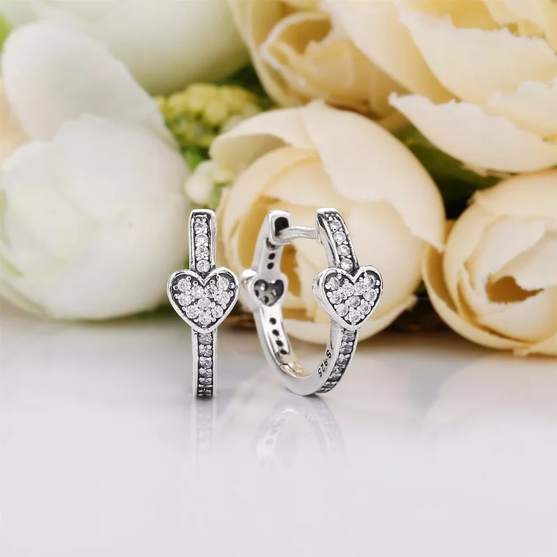 (kuva) Alluring Hearts Korvarenkaat - 297290CZ - Korvakorut | PANDORA - Näytä 2