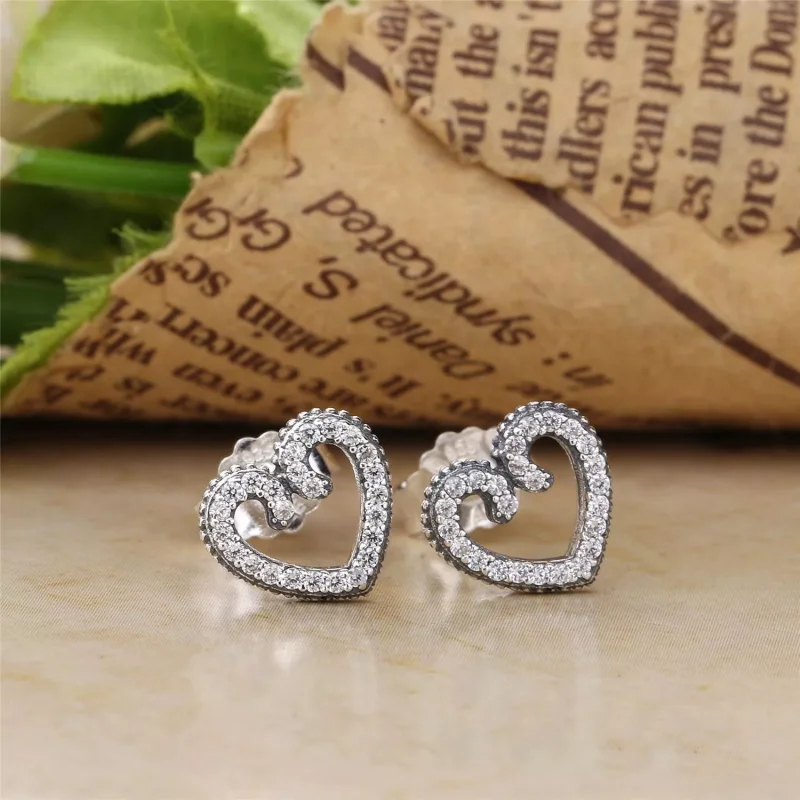 (kuva) Heart Swirls - 297099CZ - Korvakorut | PANDORA - Näytä 3