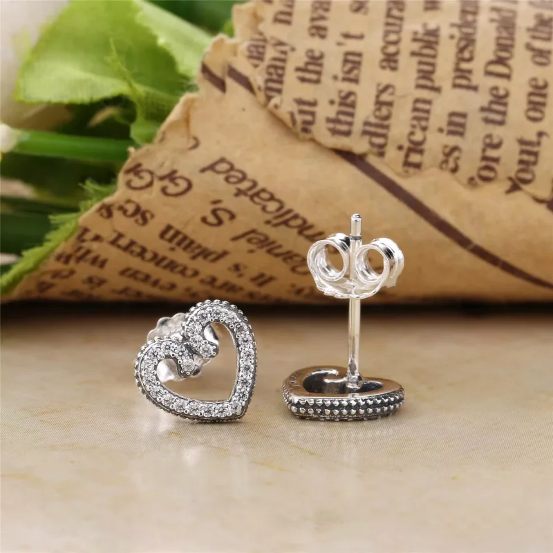 (kuva) Heart Swirls - 297099CZ - Korvakorut | PANDORA - Näytä 4