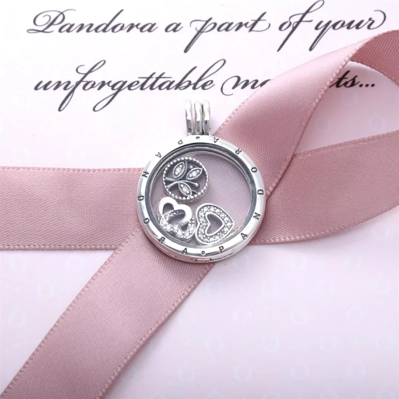 (kuva) PANDORA Floating Locket - Kelluva medaljonki ja rakkaus ja perhe - Näytä 4