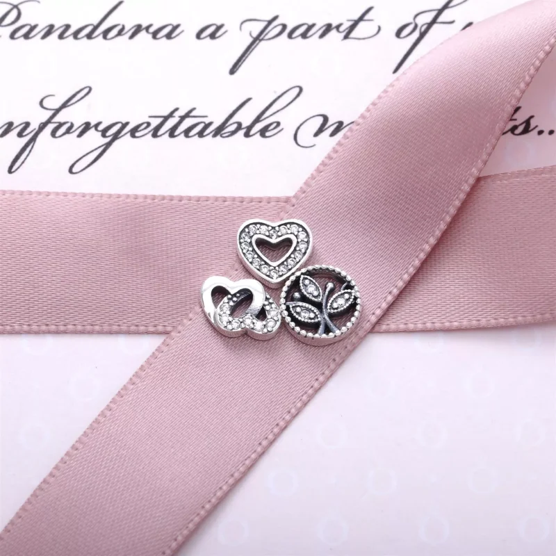 (kuva) PANDORA Floating Locket - Kelluva medaljonki ja rakkaus ja perhe - Näytä 5