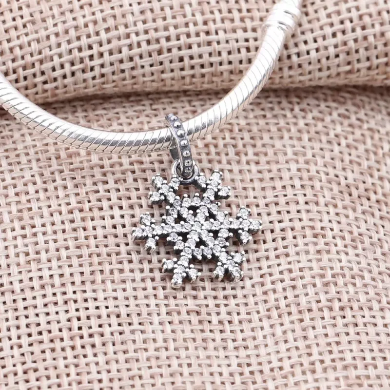 (kuva) Sparkling Snowflake - 390354CZ - Kaulakorut ja riipukset | PANDORA - Näytä 2