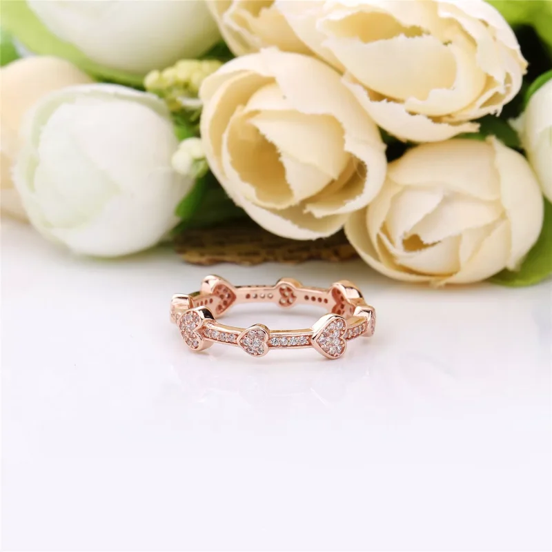 (kuva) Alluring Hearts Ring - 187729CZ - Sormukset | PANDORA - Näytä 3