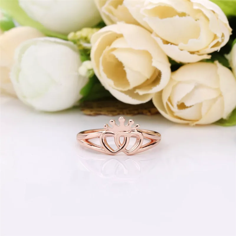 (kuva) United Regal Hearts Ring - 187685 - Sormukset | PANDORA - Näytä 3
