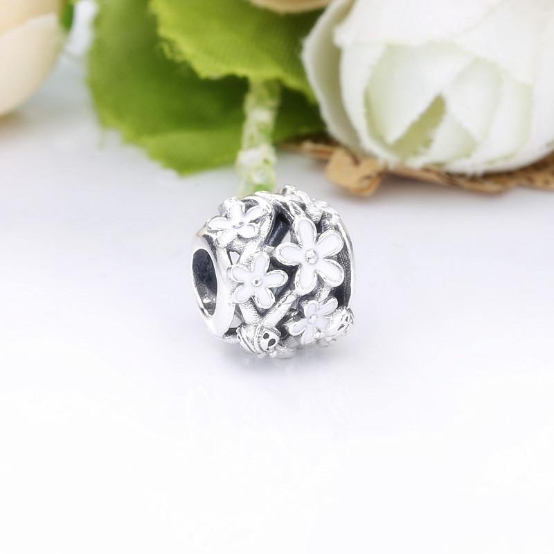 (kuva) PANDORA Openwork Silver Daisy Flower Charm - 788772C02 - Näytä 3