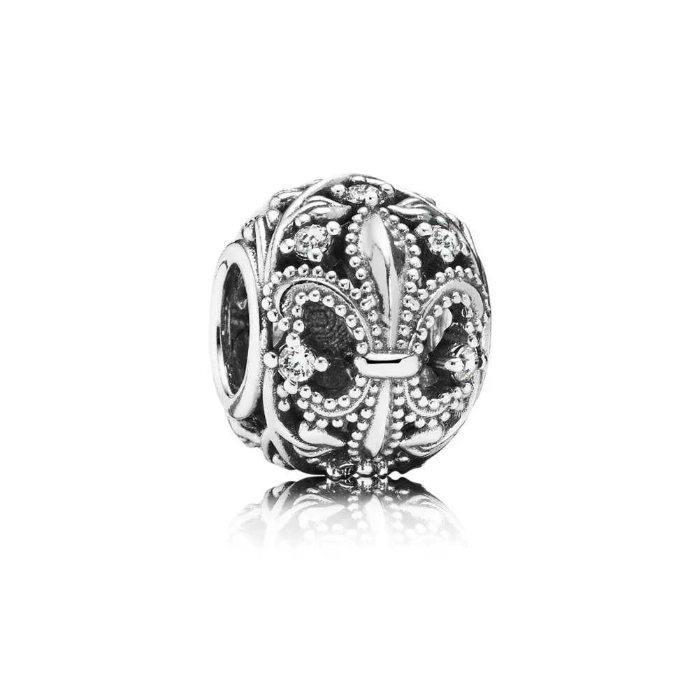 pandora hela fleur de lis työ